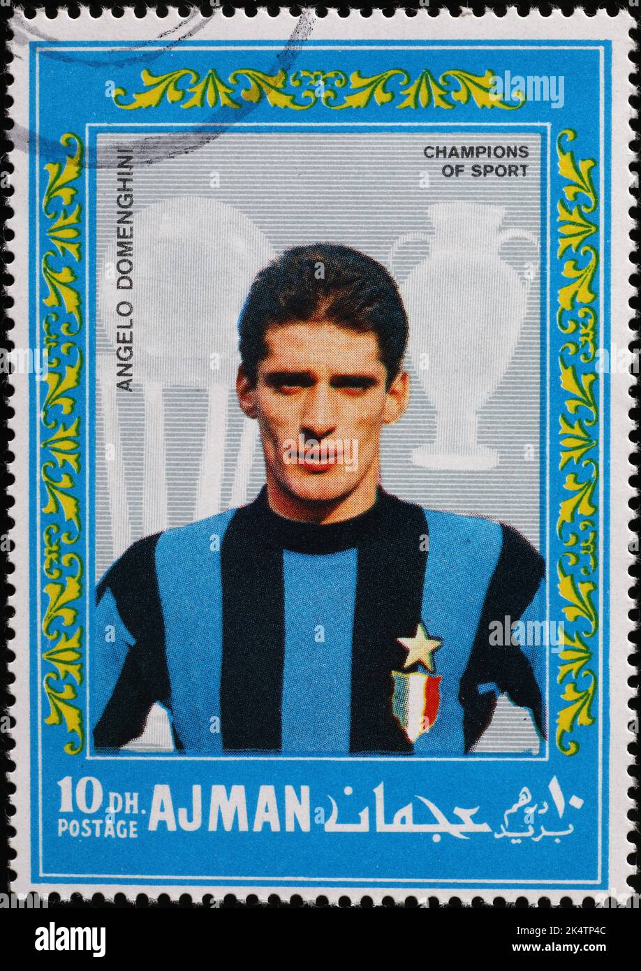 Angelo Domenghino calciatore su vecchio francobollo Foto Stock