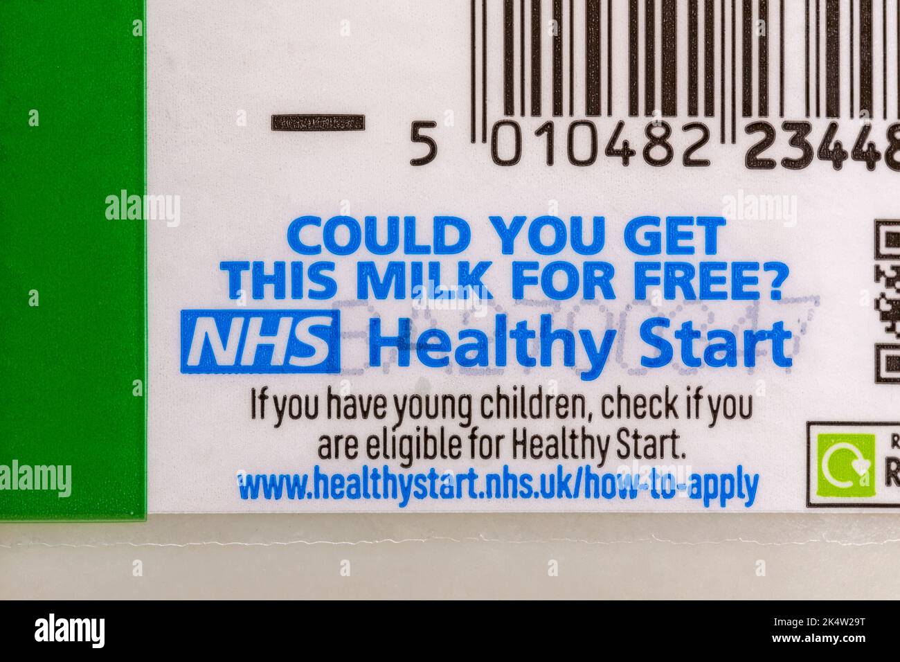 Potresti ottenere questo latte gratuitamente? NHS inizio sano se avete bambini piccoli controllare se siete eleggibili per inizio sano Foto Stock