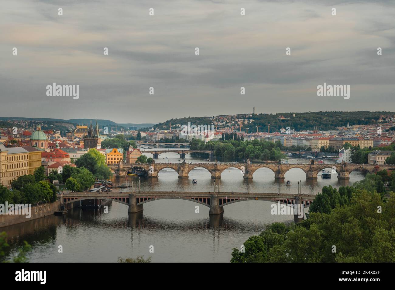 Affascinante vista di Praga e del Ponte Carlo. Foto Stock