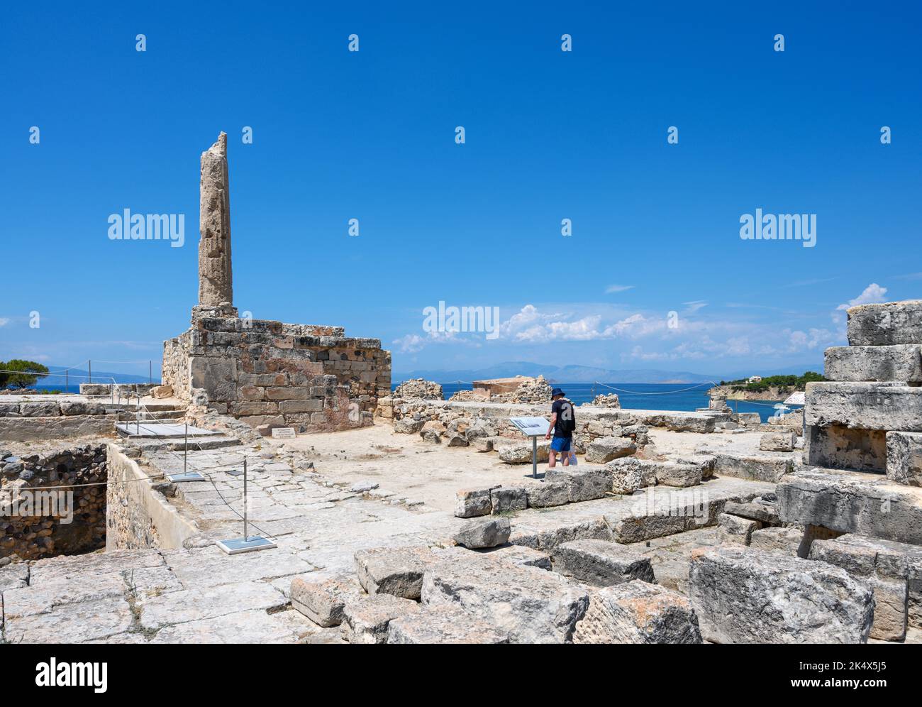 Rovine del Tempio di Apollo, Città di Egina, Egina, Isole Saroniche, Grecia Foto Stock