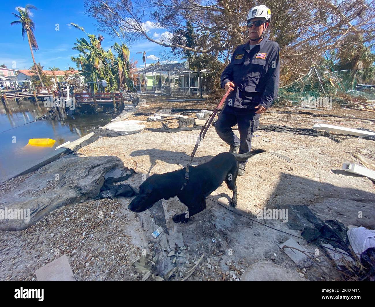 Fort Myers, Florida, (ottobre 3, 2022) - FEMA Urban Search and Rescue Pennsylvania Task Force 1 conduce operazioni di ricerca e salvataggio dopo l'uragano Ian. Foto Stock