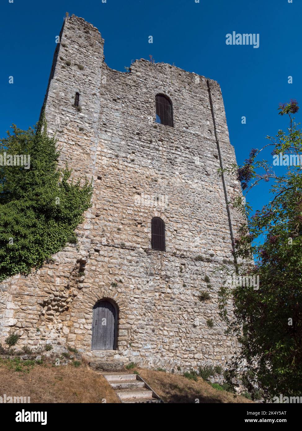 La St Leonard's Tower è una probabile torre normanna a West Malling, Kent, Inghilterra. Foto Stock