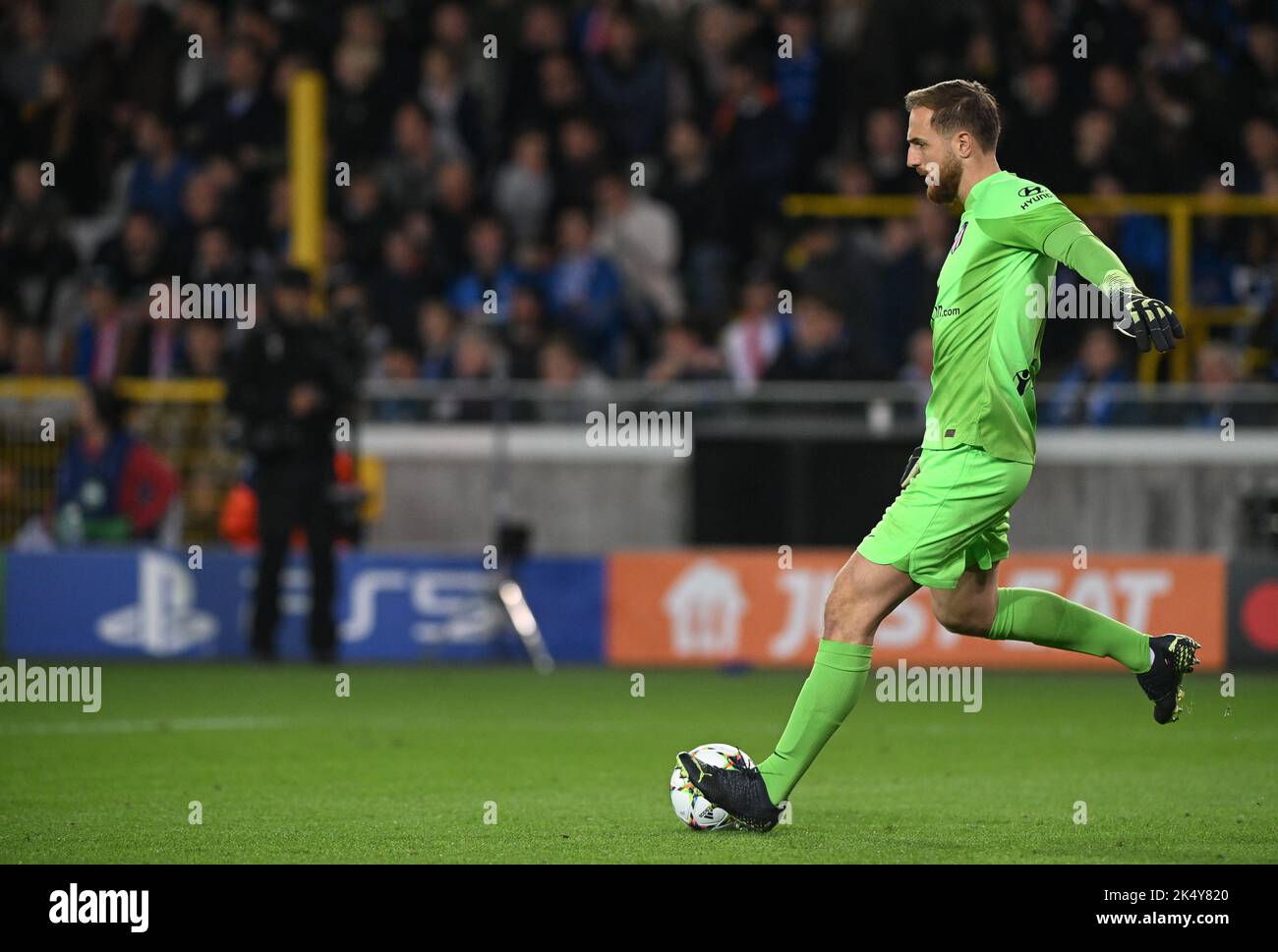Brugge, Belgio. 04th Ott 2022. Il portiere Jan Oblak (13) dell'Atletico Madrid ha fatto foto durante una partita di calcio tra il Club Brugge KV e l'Atletico Madrid durante la terza giornata di incontro nel gruppo B nella UEFA Champions League per la stagione 2022-2023, martedì 4 ottobre 2022 a Brugge, Belgio . Credit: David Catry/Alamy Live News Foto Stock