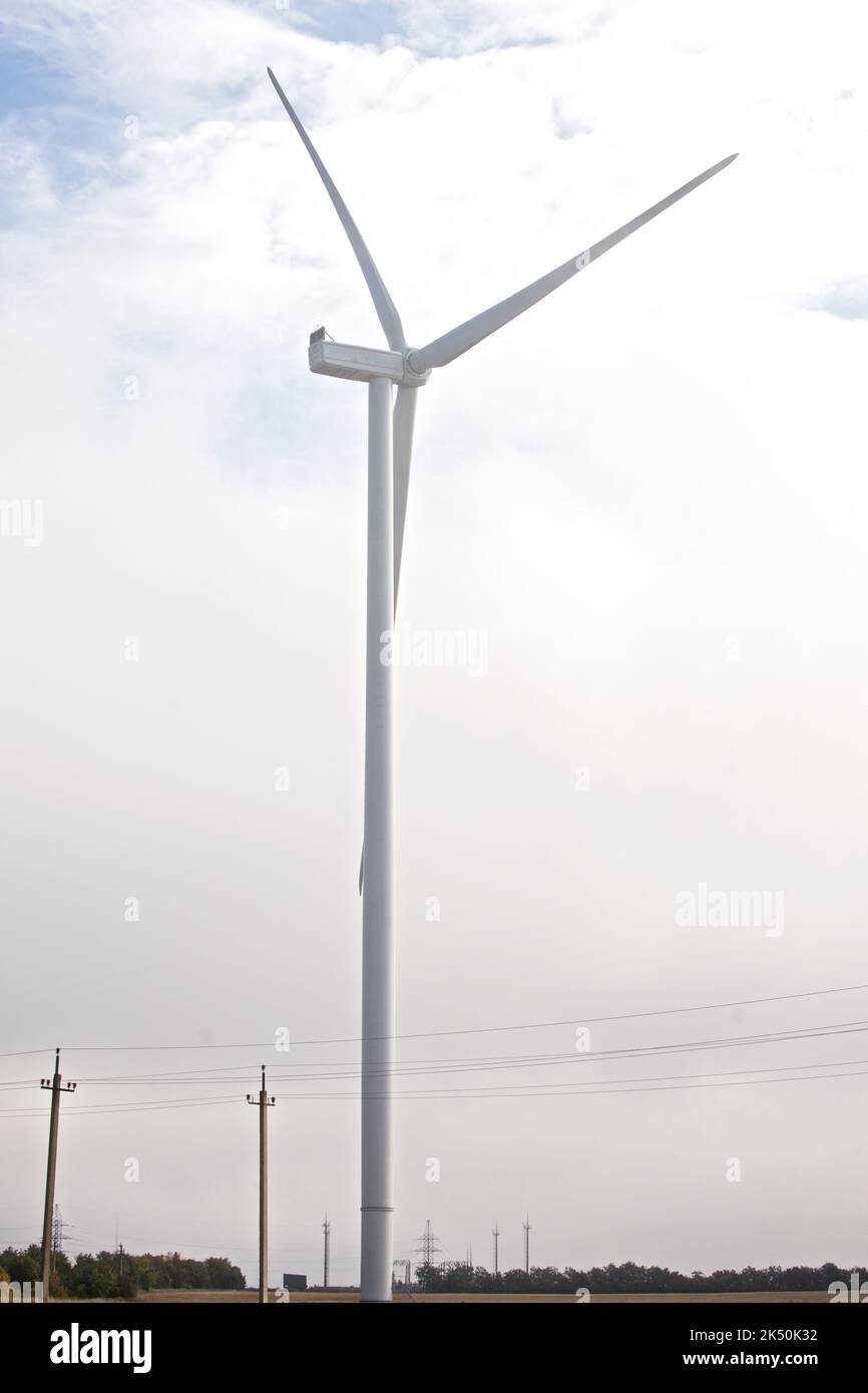 impianto eolico, nella nebbia Foto Stock