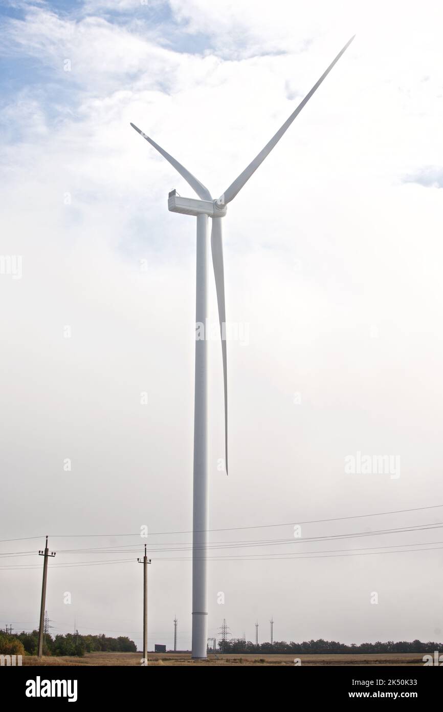 impianto eolico, nella nebbia Foto Stock