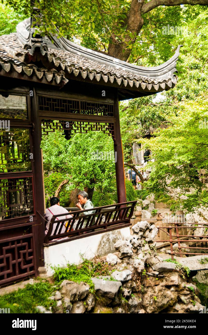 Il Giardino dell'armonia, tradotto anche nel Giardino del piacere (Pleasance), risalente al tardo periodo Qing situato vicino alla stazione della metropolitana Leqiao in su Foto Stock