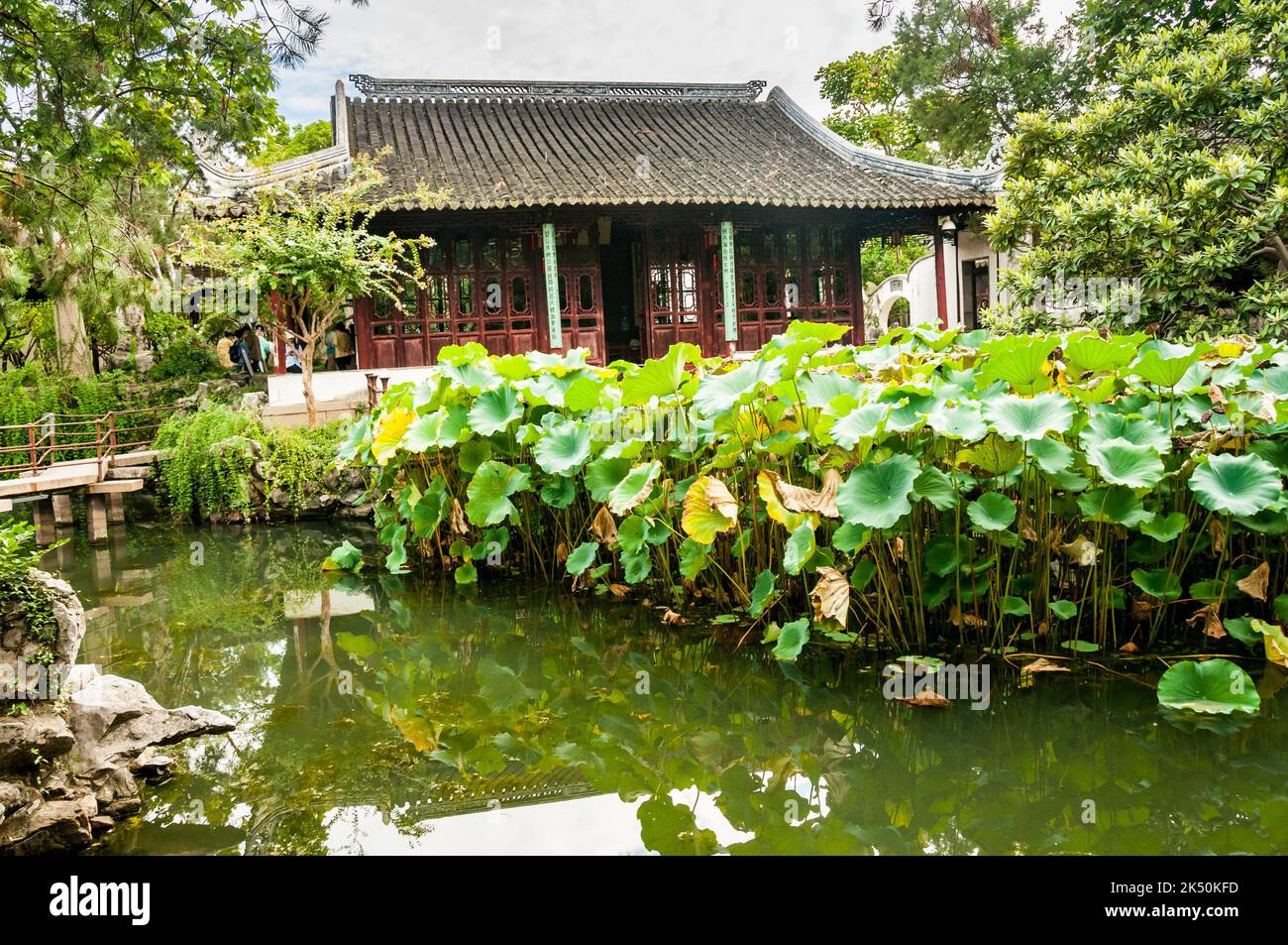 Il Giardino dell'armonia, tradotto anche nel Giardino del piacere (Pleasance), risalente al tardo periodo Qing situato vicino alla stazione della metropolitana Leqiao in su Foto Stock