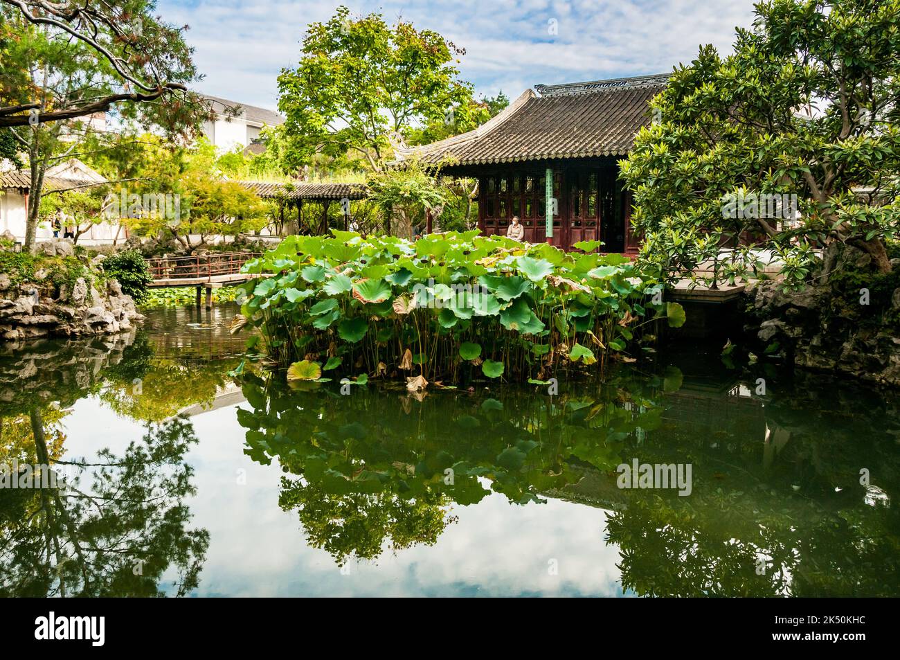 Il Giardino dell'armonia, tradotto anche nel Giardino del piacere (Pleasance), risalente al tardo periodo Qing situato vicino alla stazione della metropolitana Leqiao in su Foto Stock