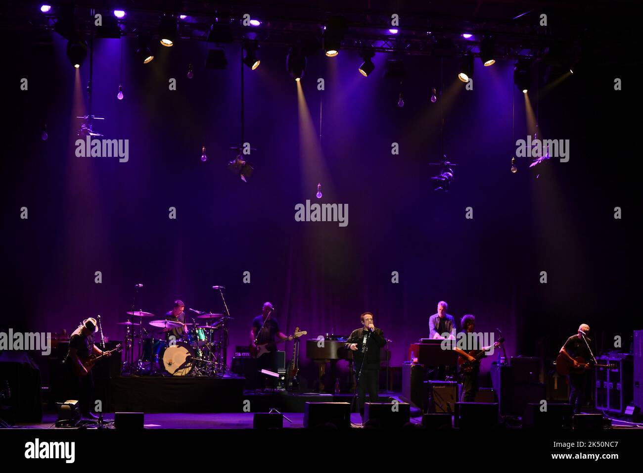 Roma, Italia. 04th Ott 2022. Counting Crows durante il Concerto il Tour del Miracolo del burro del 4 ottobre 2022 presso l'Auditorium Parco della Musica di Roma. Credit: Independent Photo Agency/Alamy Live News Foto Stock