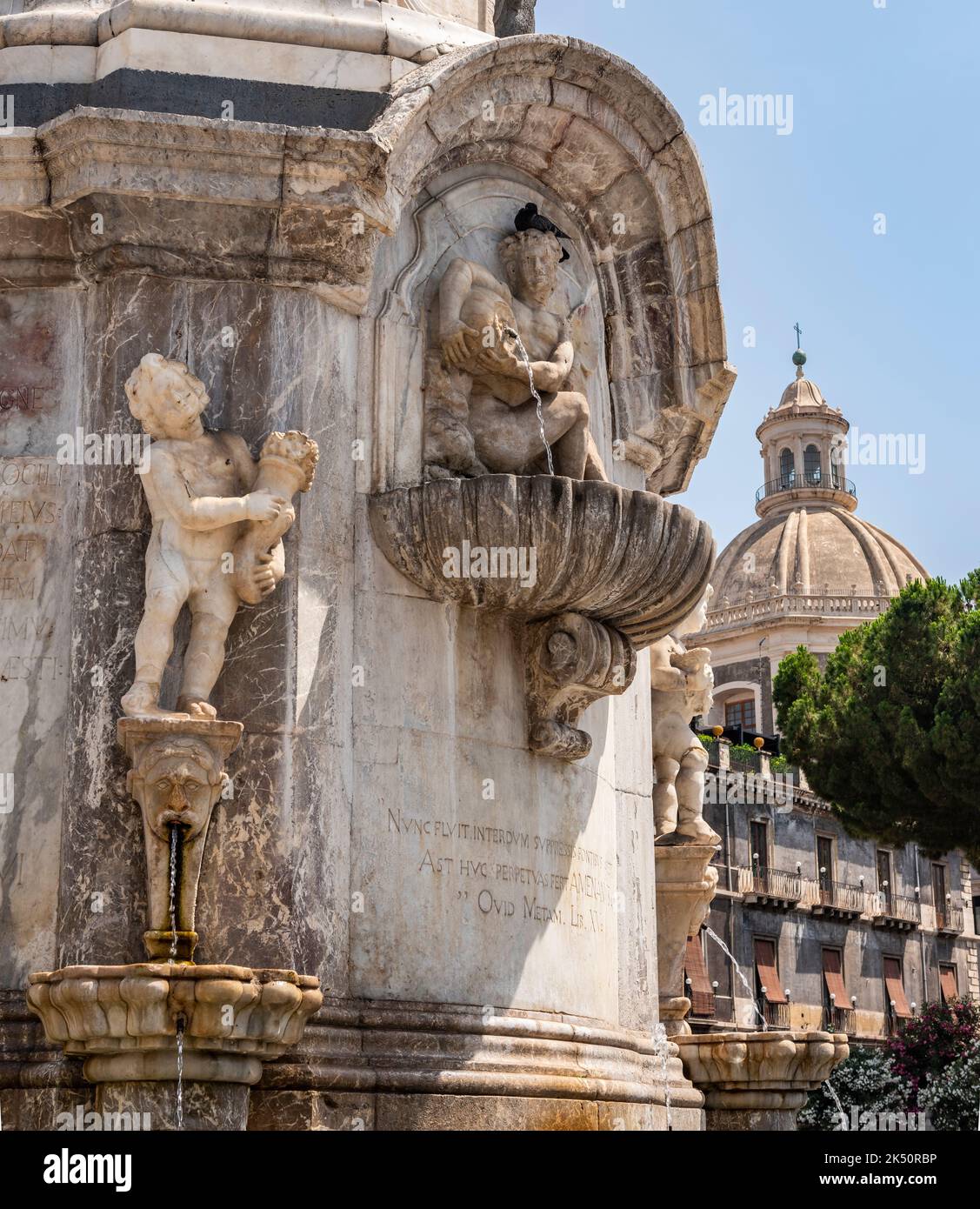Particolare della famosa Fontana dell'Elefante nel centro di Catania, Sicilia, Italia Foto Stock