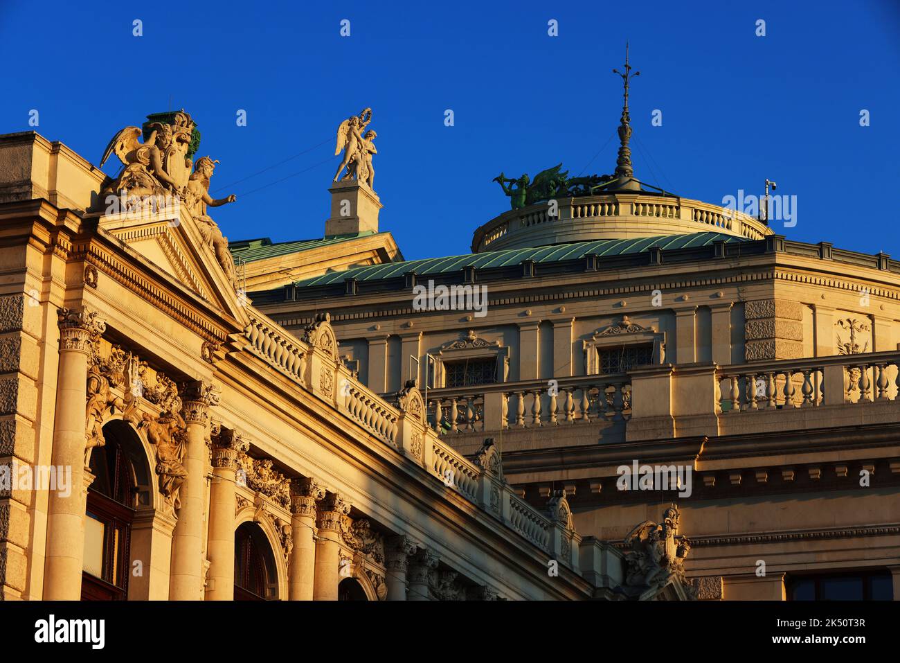 Barock, Teatro, Kunst, Kultur, Wien, Burgtheater, es ist das Österreichische Nationaltheater in der Innenstadt von Vienna mit prachtvoller Fassade Foto Stock