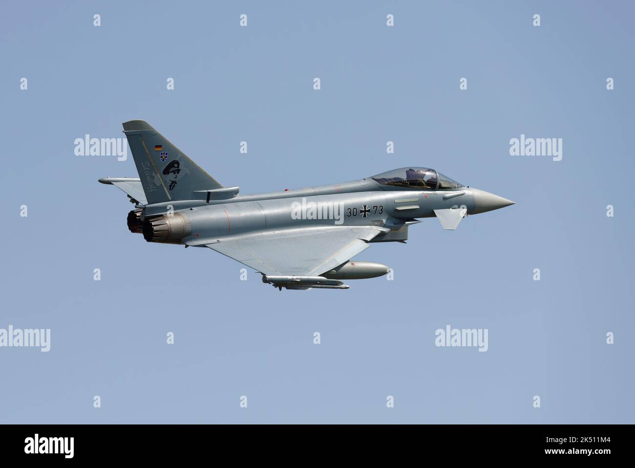 Tedesco Luftwaffe Eurofighter EF2000 Fighter Jet 3073 parte da RAF Fairford in Inghilterra dopo aver partecipato al Royal International Air Tattoo Foto Stock