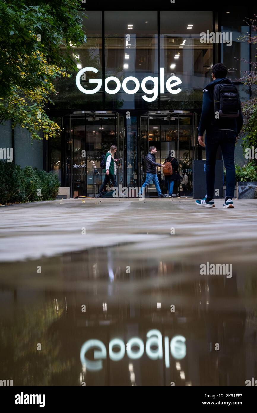 Londra, Regno Unito. 5 ottobre 2022. L'esterno dell'attuale edificio della sede centrale britannica di Google a King's Cross. Gli ultimi conti di Google UK mostrano che il personale ha guadagnato in media più di £385.000 dollari ciascuno nei 18 mesi fino alla fine di dicembre 2021, con un fatturato di 3,4bn milioni di sterline e 1,1bn milioni di dollari di profitti al lordo delle imposte nei 18 mesi fino alla fine di dicembre 2021. La società, che ha riportato un anno e mezzo di risultati finanziari dopo aver spostato il periodo contabile dalla fine di giugno al dicembre dello scorso anno, ha pagato 200m sterline in tasse sulle società britanniche. Credit: Stephen Chung / Alamy Live News Foto Stock