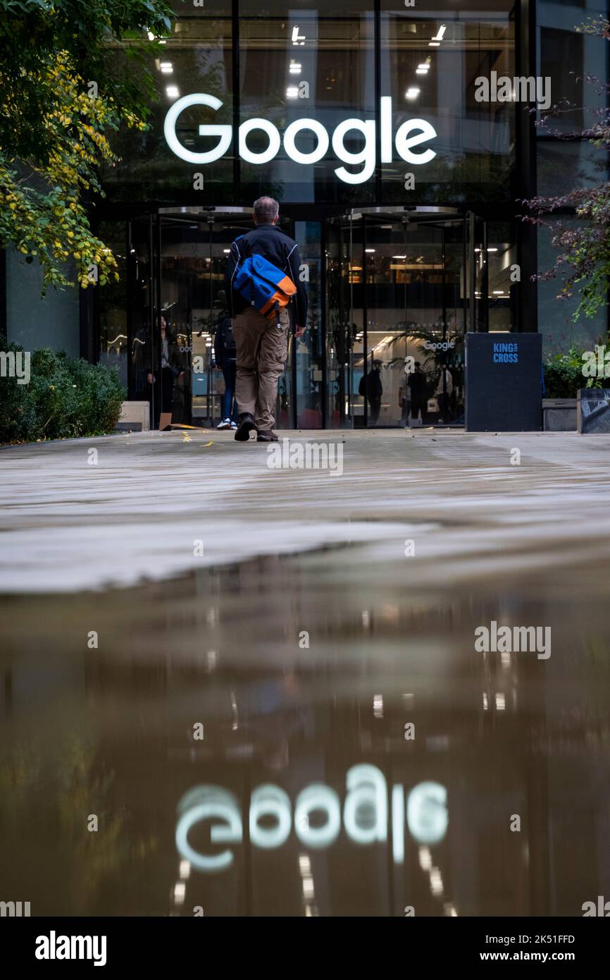Londra, Regno Unito. 5 ottobre 2022. L'esterno dell'attuale edificio della sede centrale britannica di Google a King's Cross. Gli ultimi conti di Google UK mostrano che il personale ha guadagnato in media più di £385.000 dollari ciascuno nei 18 mesi fino alla fine di dicembre 2021, con un fatturato di 3,4bn milioni di sterline e 1,1bn milioni di dollari di profitti al lordo delle imposte nei 18 mesi fino alla fine di dicembre 2021. La società, che ha riportato un anno e mezzo di risultati finanziari dopo aver spostato il periodo contabile dalla fine di giugno al dicembre dello scorso anno, ha pagato 200m sterline in tasse sulle società britanniche. Credit: Stephen Chung / Alamy Live News Foto Stock