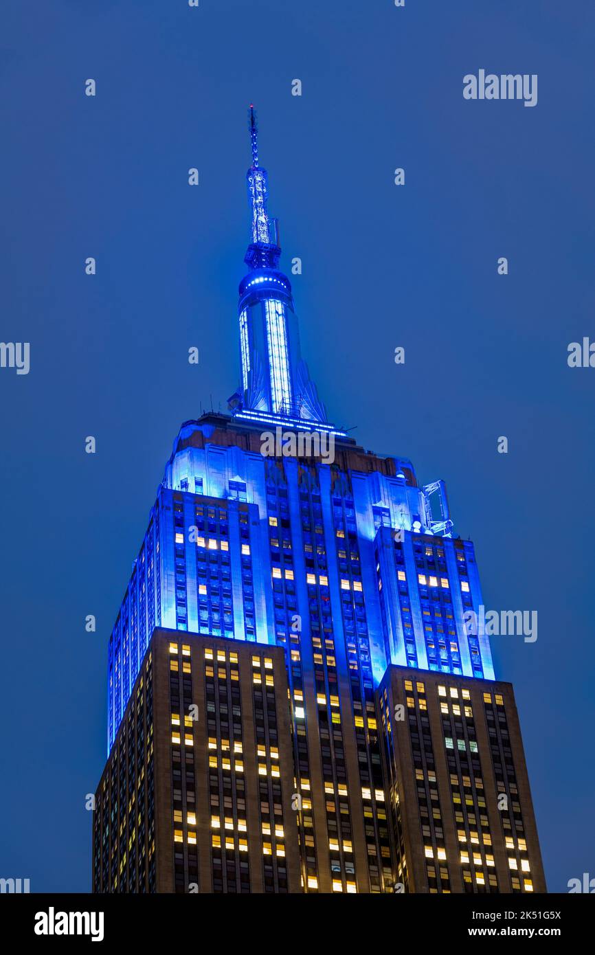 Vista notturna dell'Empire state Building, Manhattan, New York, USA Foto Stock