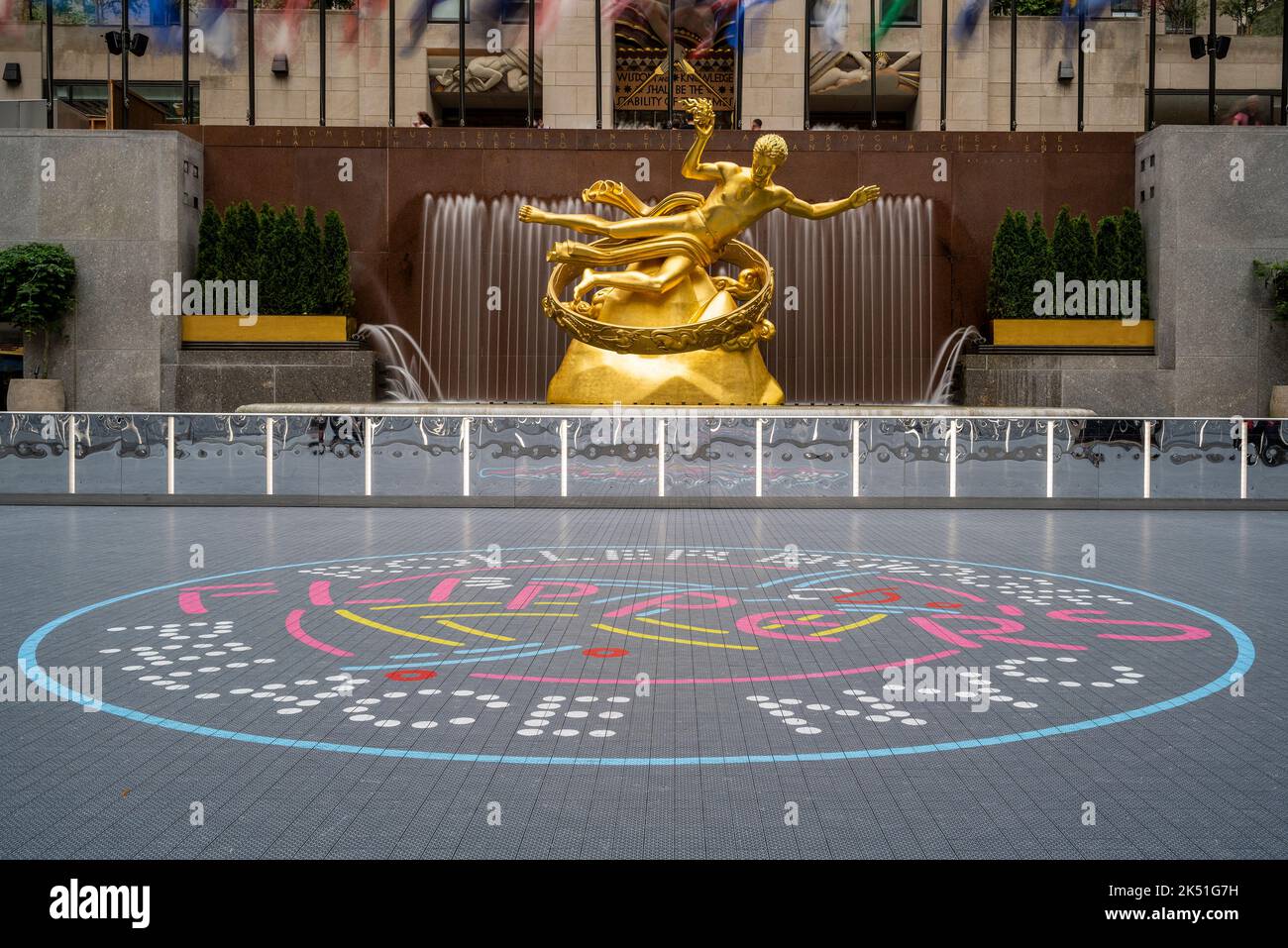 Scultura in bronzo Prometheus, Rockefeller Center, Manhattan, New York, USA Foto Stock