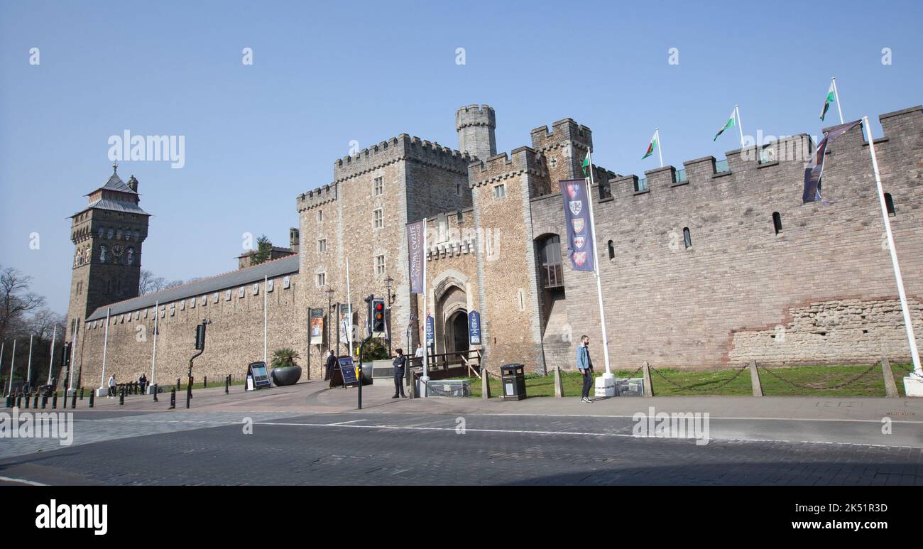 Castello di Cardiff su Castle Street a Cardiff, Galles, Regno Unito Foto Stock