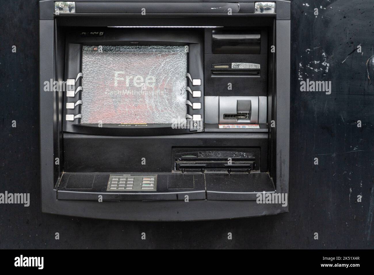 5 ottobre 2022: Bancomat vandalizzato Foto Stock