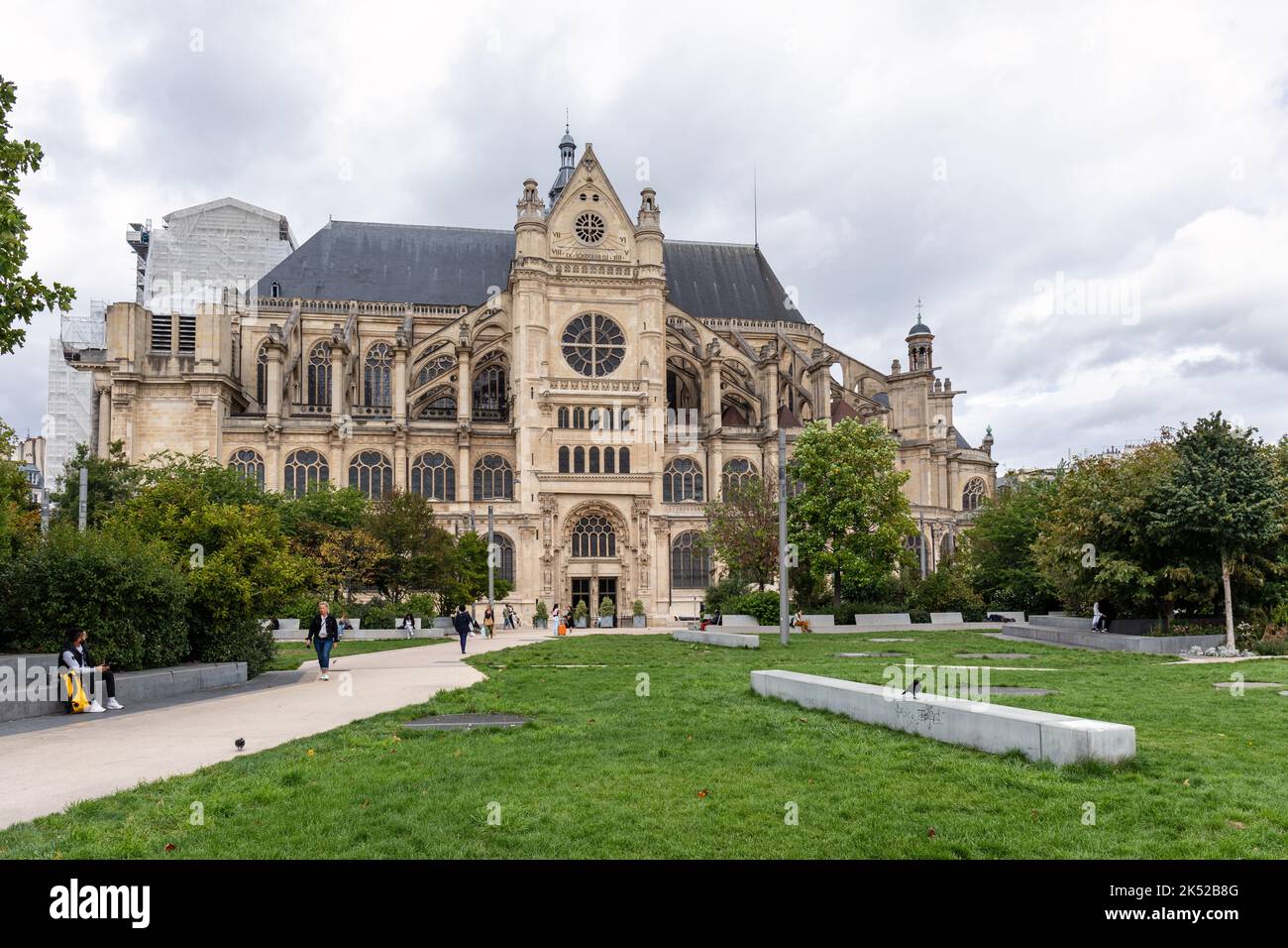 Famosa chiesa di Saint Eustache con il suo esterno gotico, Parigi, Francia, Europa Foto Stock