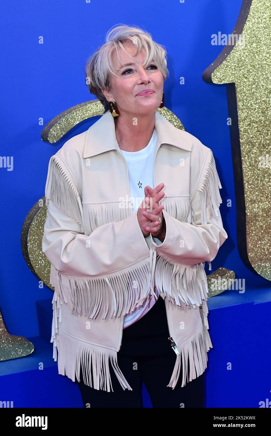 Londra, Regno Unito , 05/10/2022, Emma Thompson arriva al Cast e i registi partecipano alla conferenza stampa del BFI London Film Festival per il Matilda The Musical di Roald Dahl, pubblicato da Sony Pictures nei cinema di tutta la Gran Bretagna e Irlanda il 25th novembre - 5th ottobre 2022, Londra, Regno Unito. Foto Stock