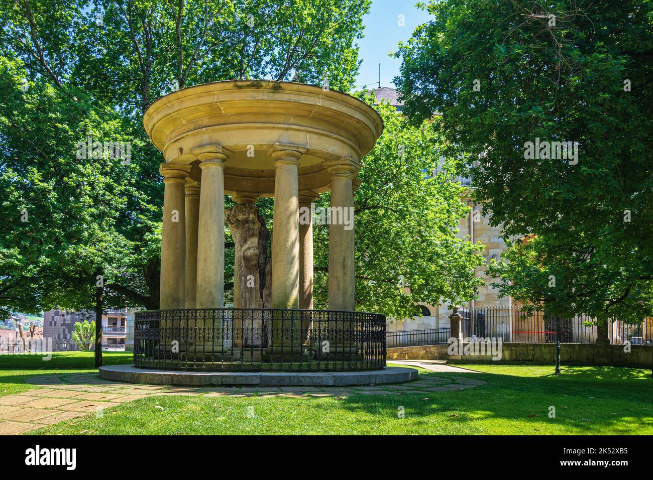 Spagna, provincia di Biscaglia (Bizkaia), Guernica (o Gernika-Lumo), sosta sul Camino del Norte, itinerario di pellegrinaggio spagnolo a Santiago de Compostela, a U. Foto Stock