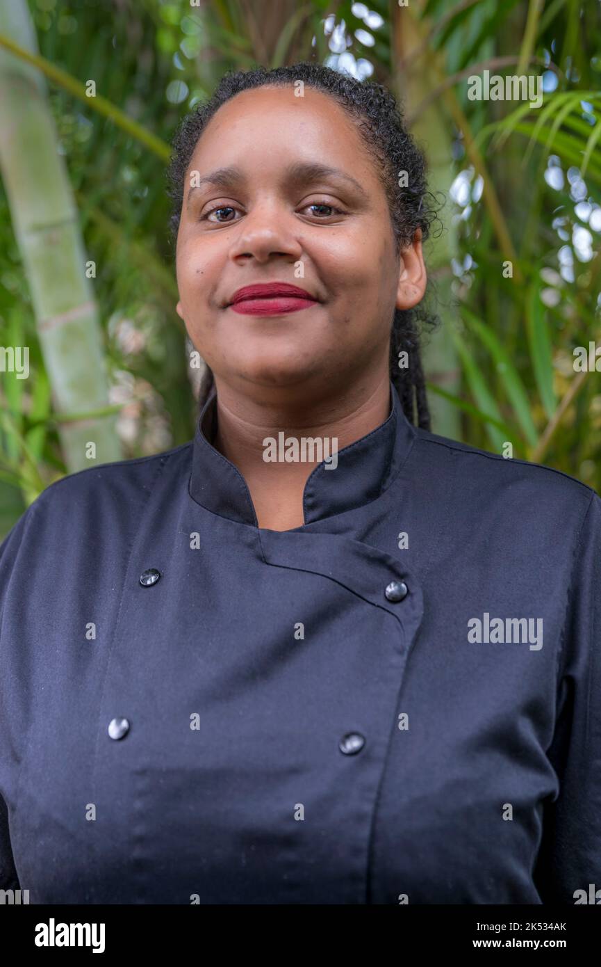 Francia, Caraibi, piccole Antille, Martinica, Trois-Îlets, Village de la Poterie, Chef Clara PINVILLE officia al Jardin des envies ed è il Foto Stock