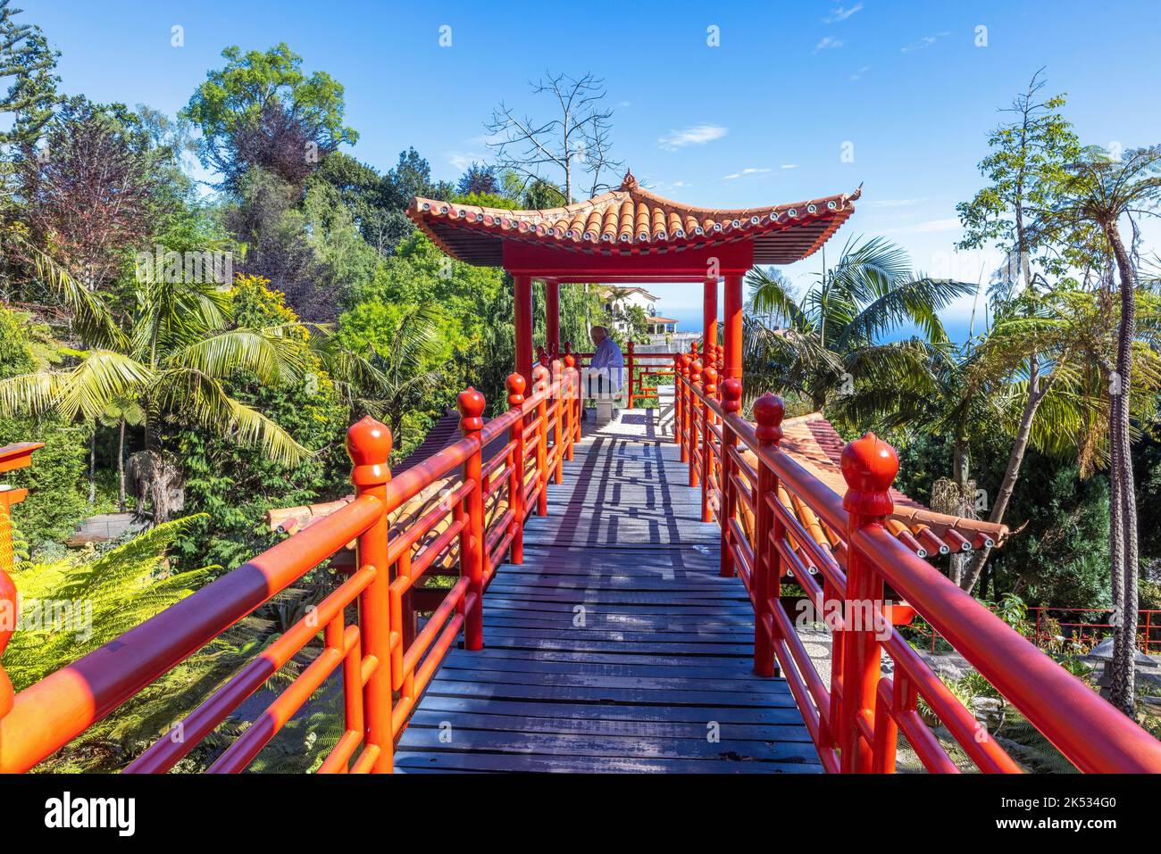 Portogallo, Isola di Madeira, Funchal, il giardino tropicale del Monte Palace domina Funchal, il padiglione giapponese Foto Stock
