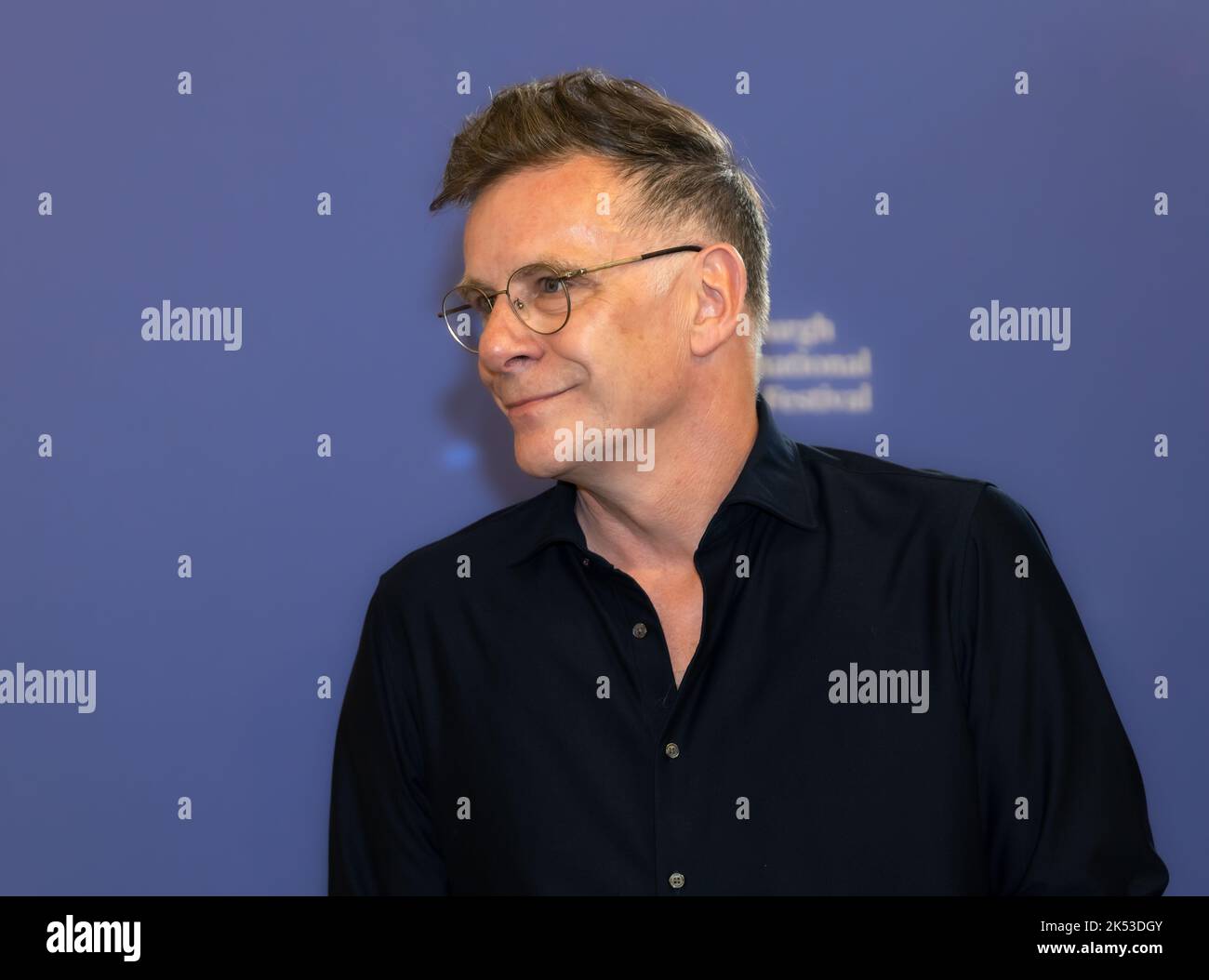 Cantante del gruppo Deacon Blue Ricky Ross all'Edinburgh International Book Festival, Scozia, Regno Unito Foto Stock