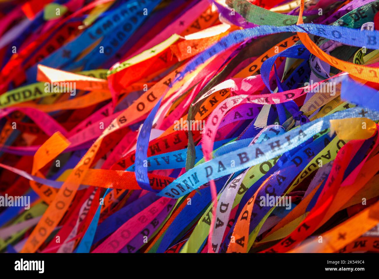 Signore di Bonfim nastri simbolo di fede e buona fortuna a Trancoso, BAHIA Foto Stock