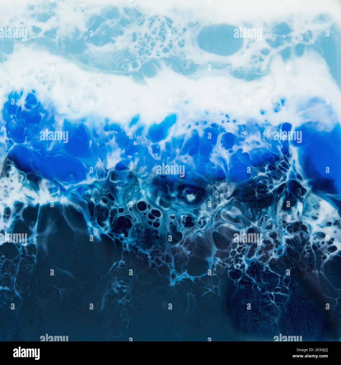 Composizione resinosa dell'arte con colori blu. Sfondo epossidico Foto Stock