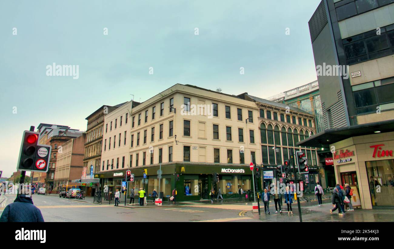 Four Corners' in Argyle Street e Jamaica Street vicino al centro della famosa zona del crimine della città famosa per il suo fast food e gli assalti notturni Foto Stock