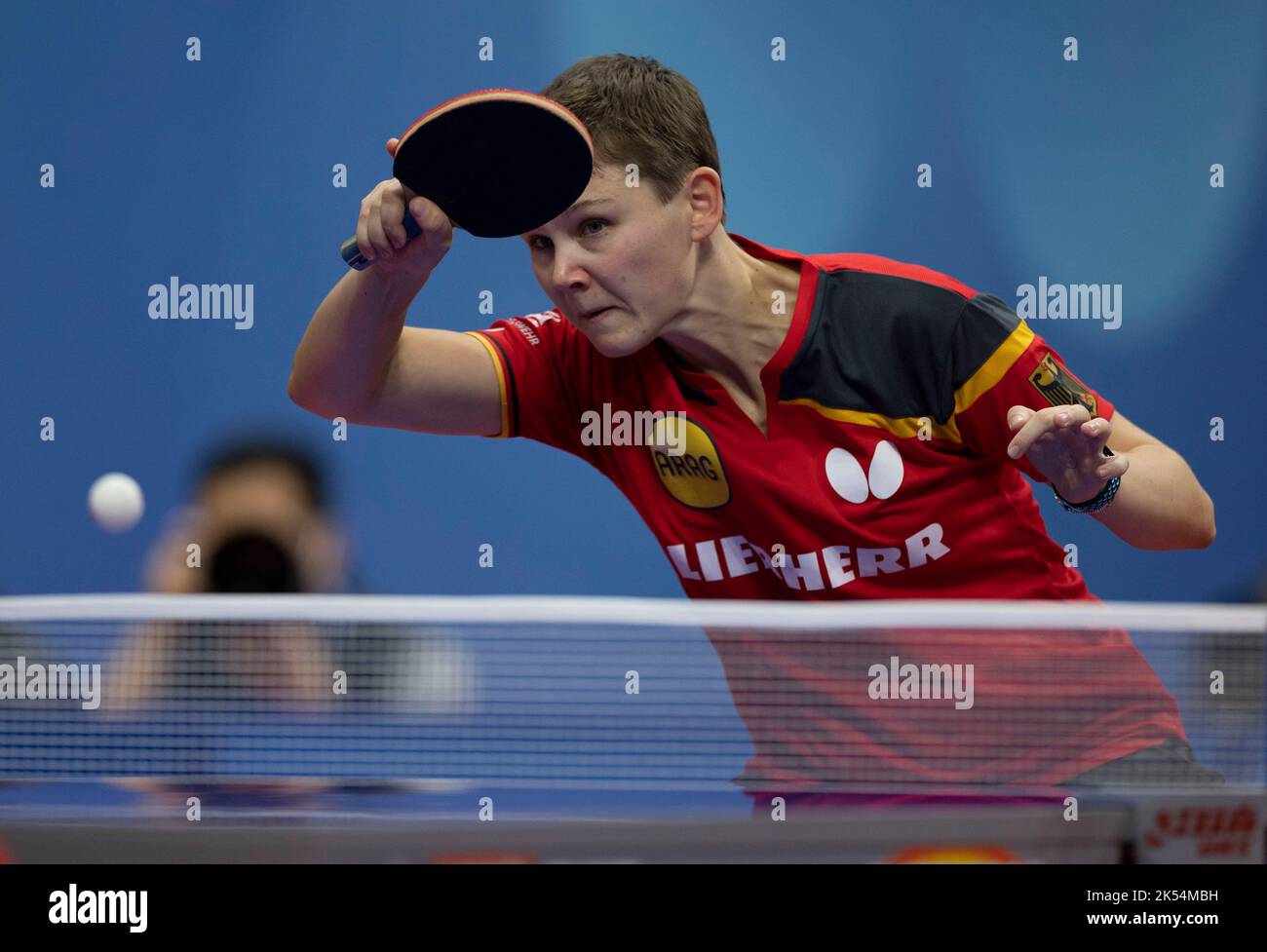 CHENGDU, CINA - 6 OTTOBRE 2022 - Nina Mittelham di Germania compete contro la squadra cinese di Hong Kong durante la partita femminile tra Germania e Chin Foto Stock