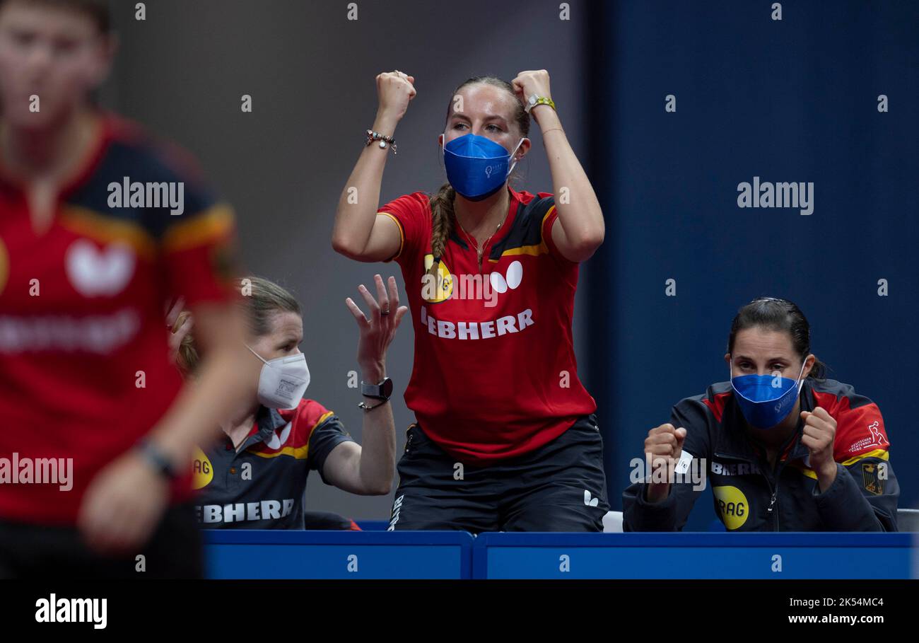 CHENGDU, CINA - 6 OTTOBRE 2022 - Nina Mittelham di Germania compete contro la squadra cinese di Hong Kong durante la partita femminile tra Germania e Chin Foto Stock