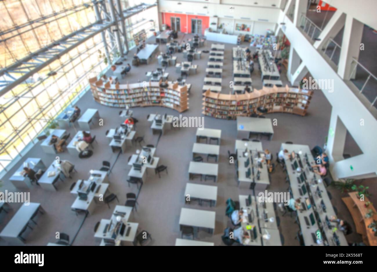 La libreria universitaria visualizza l'immagine sfocata dall'alto Foto Stock