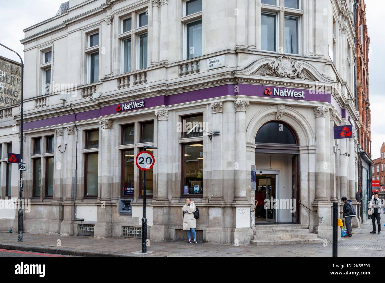 Una filiale della banca NatWest a Camden Town, Londra, Regno Unito Foto Stock