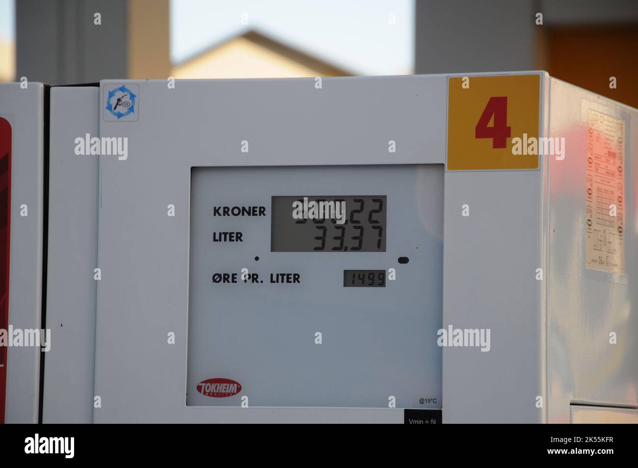 Kastrup/Copenaghen/Danimarca/06 ottobre 2022/distributore di benzina Shell a guscio inferiore nella capitale danese. (Foto..Francis Joseph Dean/immagini del decano) Foto Stock