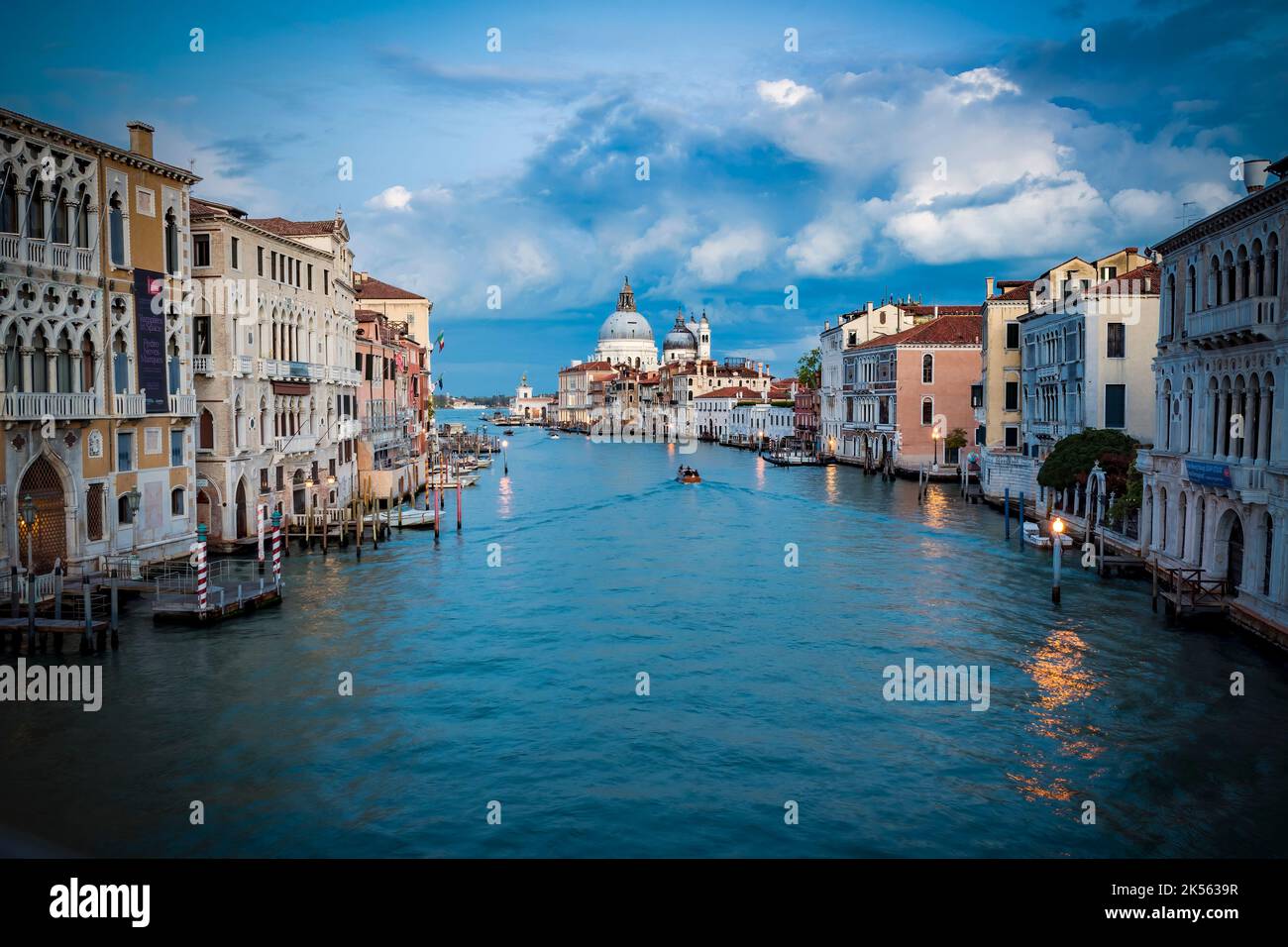 Vista classica di Venezia sul Canal Grande Foto Stock