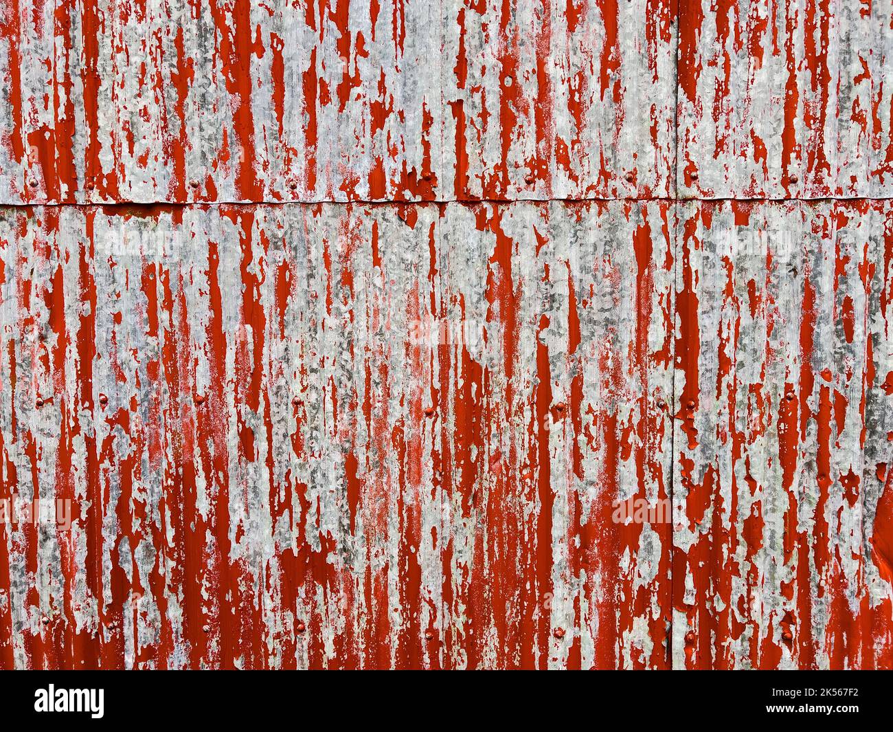 Arrugginito vecchio rosso metallizzato parete texture - foto d'archivio Foto Stock