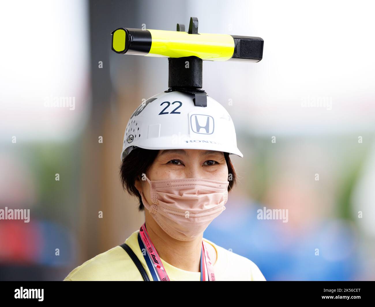 Circuito Internazionale di Suzuka 6/10/2022. Giapponese F1 tifosi nel paddock. Credito corleve / Alamy Live News. Foto Stock