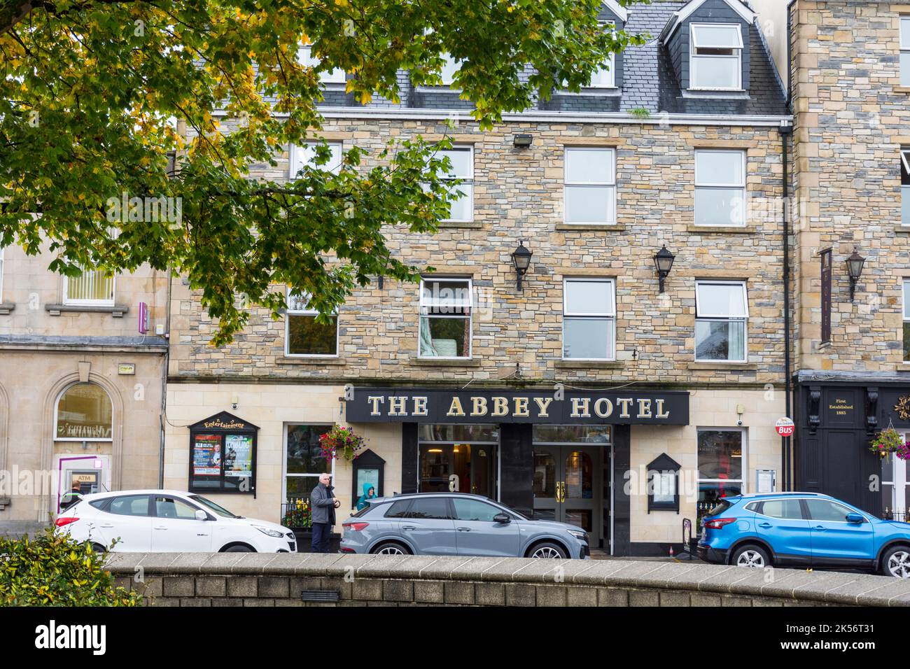 Facciata dell'Abbey Hotel a Donegal Town, County Donegal, Irlanda Foto Stock