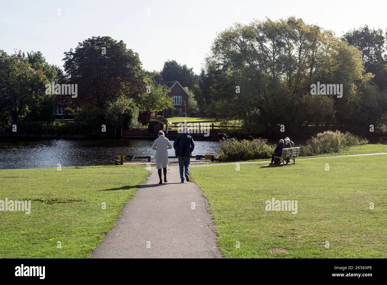 Il fiume Avon vicino al Fisherman's Car Park, Stratford-upon-Avon, Warwickshire, Inghilterra, Regno Unito Foto Stock
