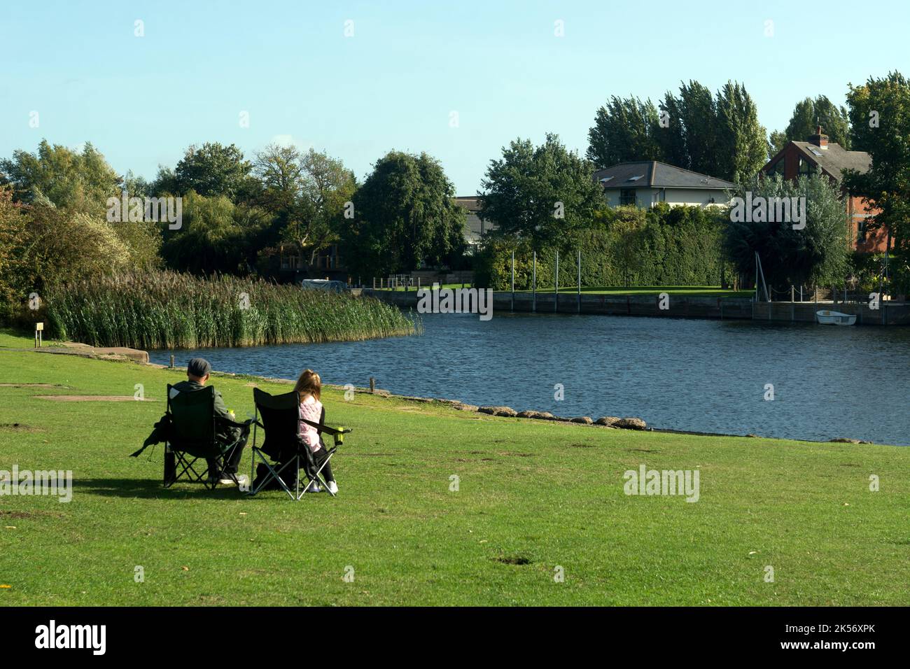 Il fiume Avon vicino al Fisherman's Car Park, Stratford-upon-Avon, Warwickshire, Inghilterra, Regno Unito Foto Stock