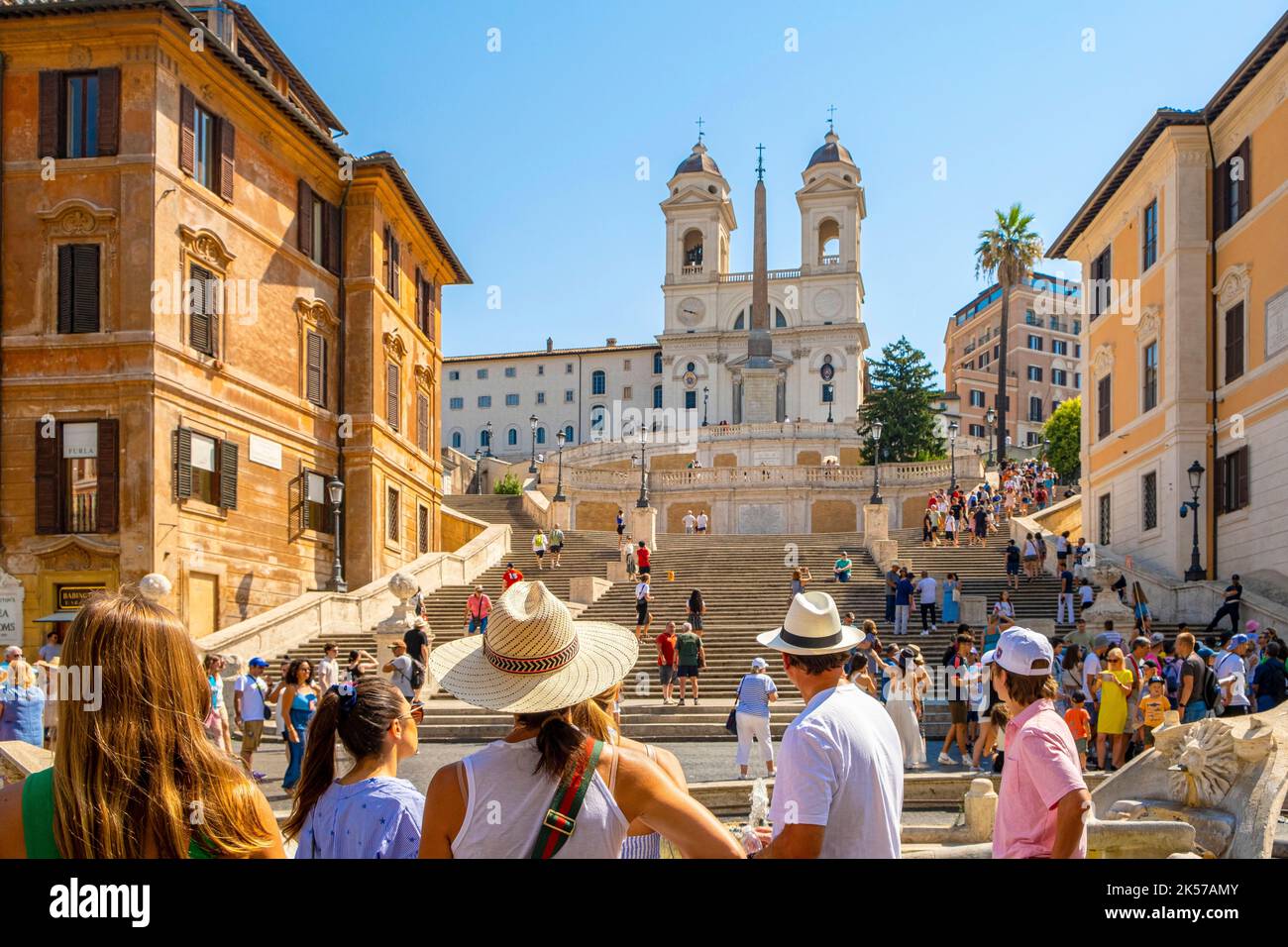 Italia, Lazio, Roma, centro storico dichiarato Patrimonio dell'Umanità dall'UNESCO, Piazza di Spagna, scalinata della Trinità dei Monti Foto Stock