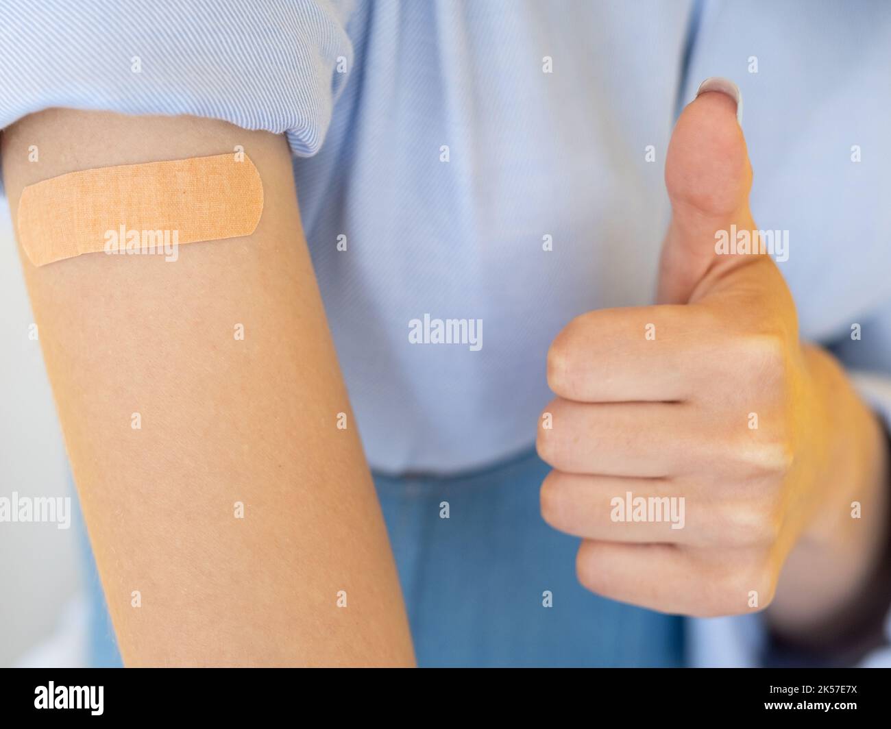come il sostegno alla vaccinazione per la protezione della salute dei gesti Foto Stock
