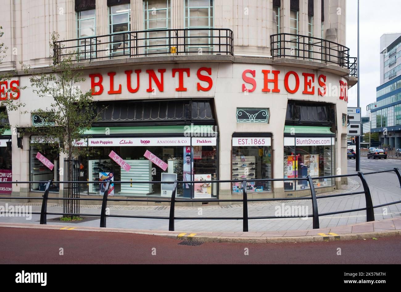 Negozio d'angolo Blunts Shoes a Granby Street, Leicester Foto Stock