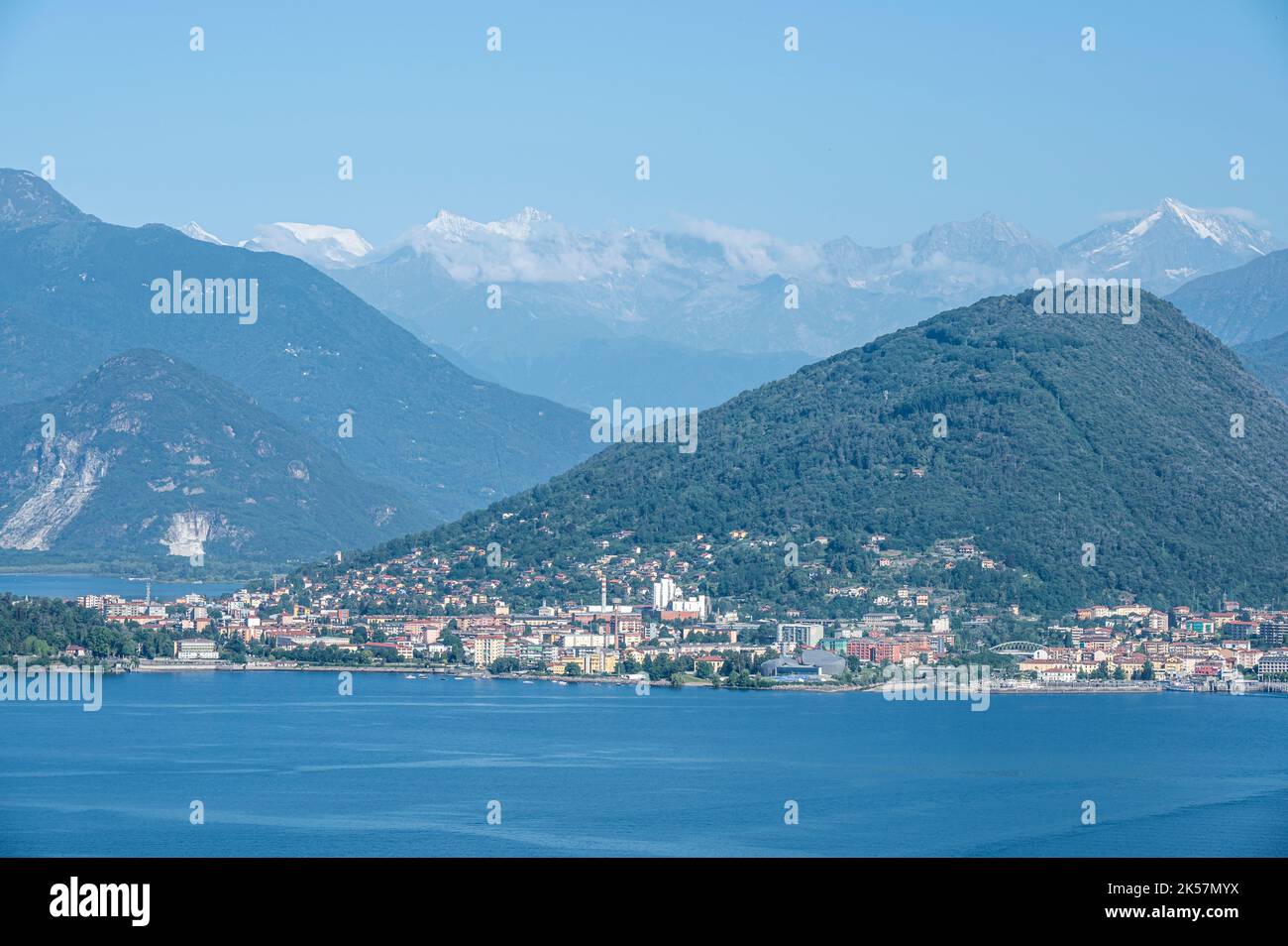 Veduta aerea di Verbania e Intra sul Lago maggiore Foto Stock