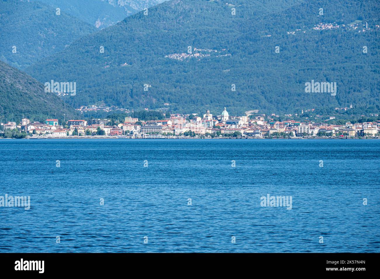 Veduta aerea di Verbania e Intra sul Lago maggiore Foto Stock