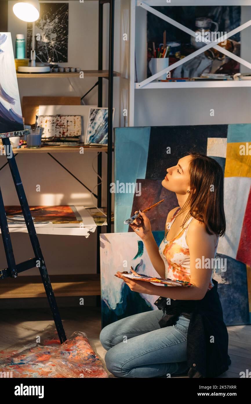 home arte creativa weekend pittura donna di talento Foto Stock