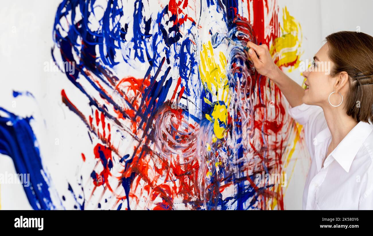 arte moderna creativa interni decorazione pittura donna Foto Stock