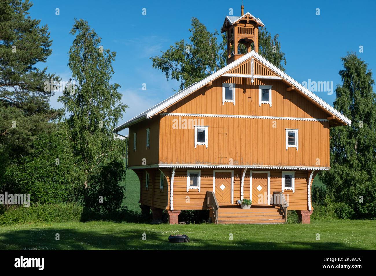 Cabina tipica o stabbur nelle zone rurali della Norvegia Foto Stock